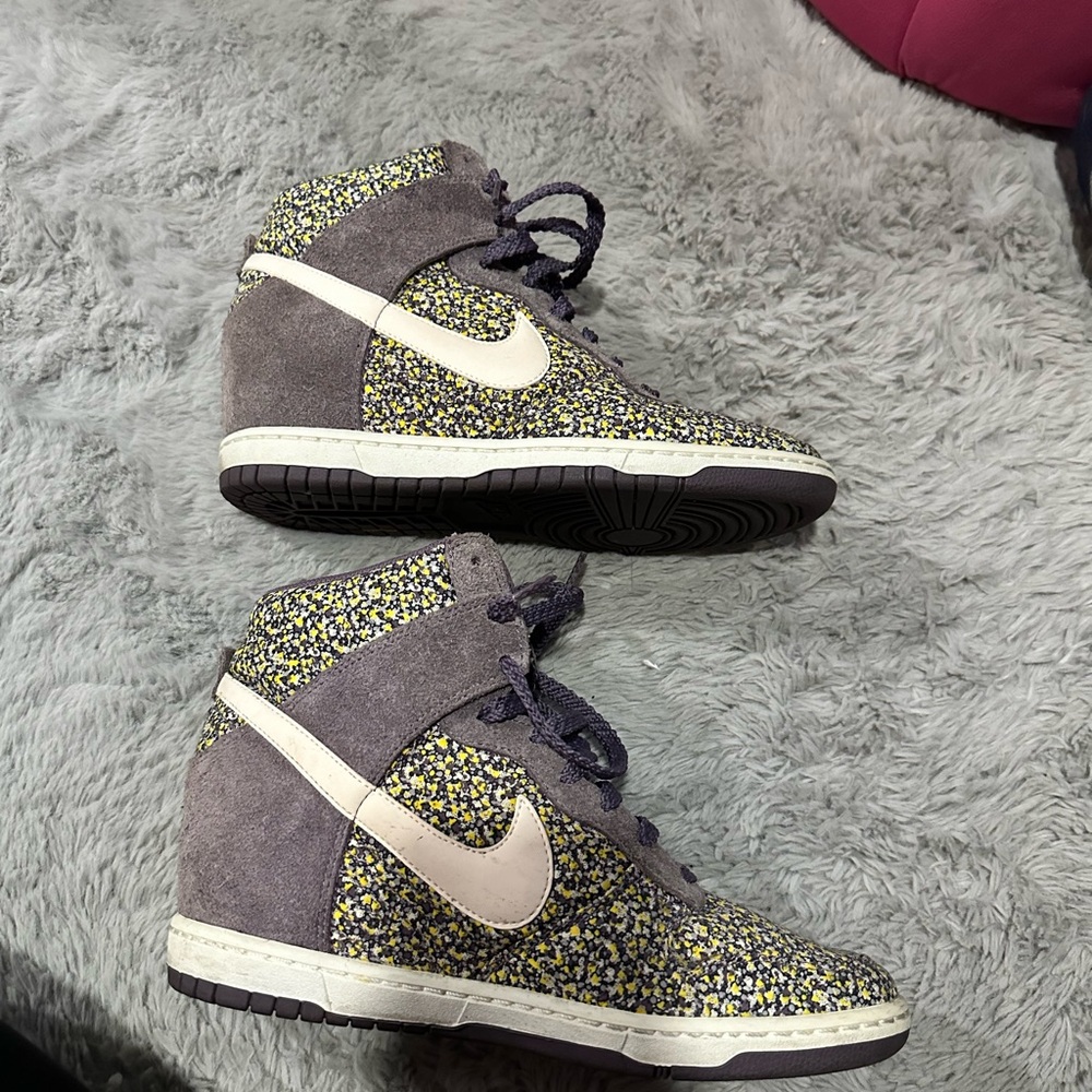 Nike sky high wedge sneakers with floral pattern
